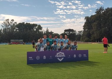 Racing se quedó con el clásico y es semifinalista