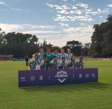 Racing se quedó con el clásico y es semifinalista