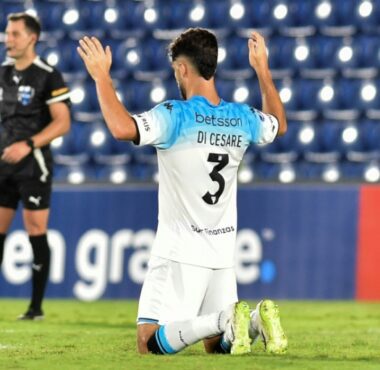 Marco Di Cesare: “Me siento cómodo dentro de la cancha”.