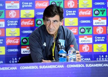 Costas aseguró que Racing está cada vez mejor