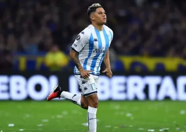 Racing, a la espera de Juanfer Quintero