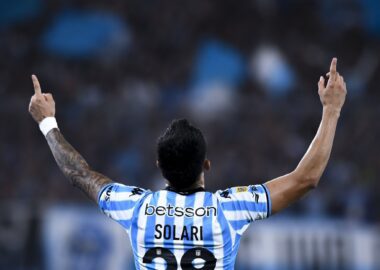 Racing lo ganó sobre la hora