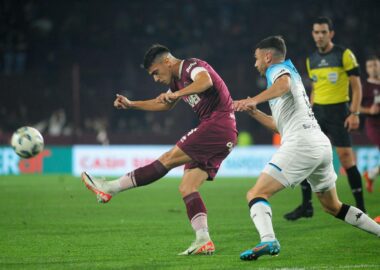 Racing jugó mal y perdió con Lanús