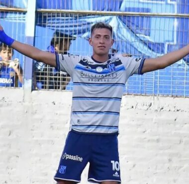 Racing quiere incorporar a un juvenil del ascenso