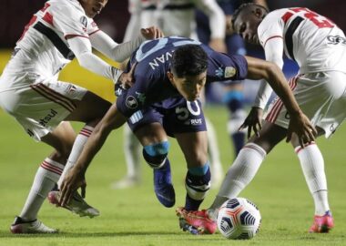 Racing cede algunos futbolistas a préstamo