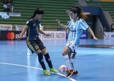 Racing debutó con victoria