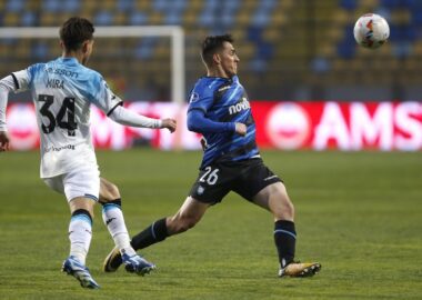Racing derrotó a Huachipato en el partido de ida