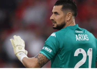 La figura de Racing: Arias salvó el empate