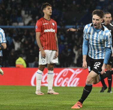 Racing se floreó y goleó