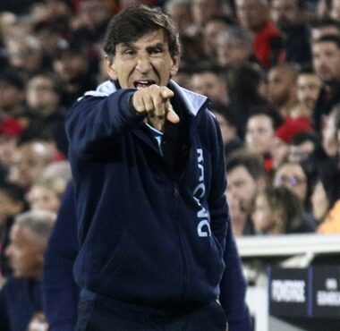 Costas afirmó que Racing sigue en carrera