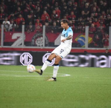 UNO X UNO: RACING DECAYÓ CON LOS MINUTOS