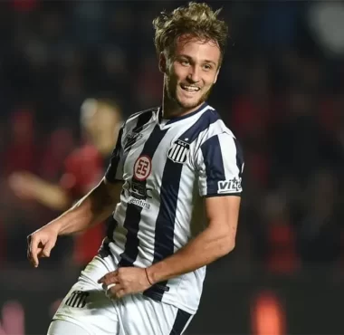 Racing va en busca de un nuevo lateral por izquierda