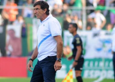 Costas aseguró que Racing fue un desastre