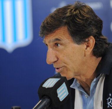 Costas afirmó que Racing tiene que ganar todos los partidos