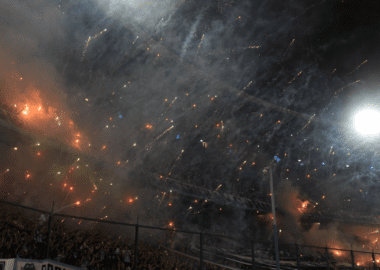 CONMEBOL sancionó a Racing: multa económica y puertas cerradas