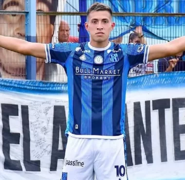 Adrián Fernández es el cuarto refuerzo de Racing