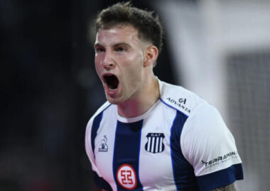 Racing comienza a negociar por Bruno Barticciotto