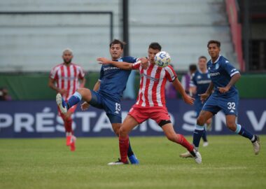 Racing debutó con el pie derecho