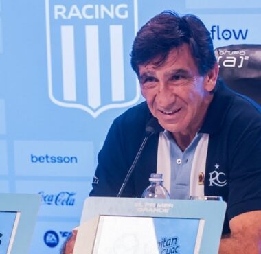 Costas le pidió al hincha de Racing que confíe en el equipo