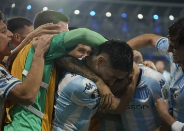 UNO x UNO: RACING de maravilla a los octavos