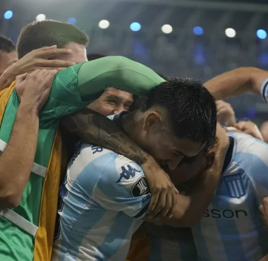 UNO x UNO: RACING de maravilla a los octavos