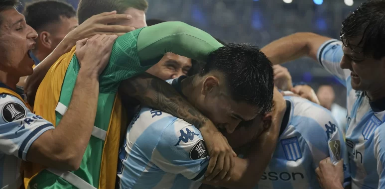 UNO x UNO: RACING de maravilla a los octavos