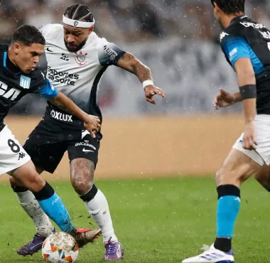 Como le fue a Racing en sus últimos partidos con brasileños