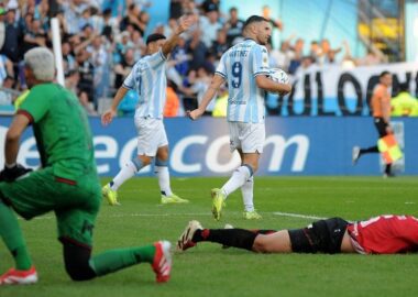 Racing lo ganó sobre la hora