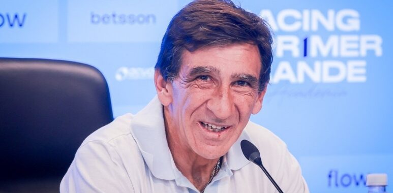 Costas: "Racing tiene que ir en busca de todo"