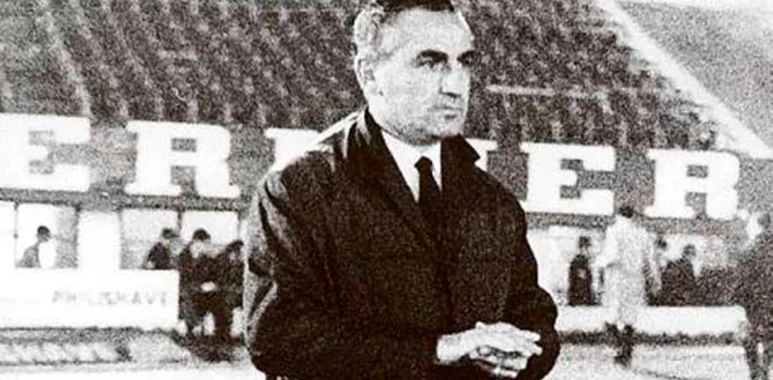 A 35 años del último partido de Juan José Pizzuti como técnico de Racing