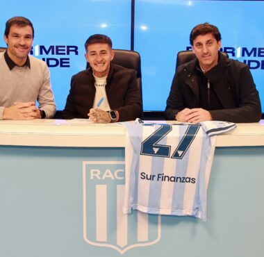 Gabriel Rojas firmó la renovación de contrato con Racing
