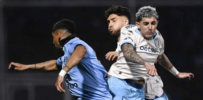Racing ganó en Córdoba y se recuperó