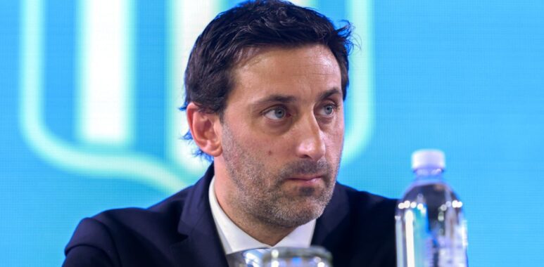 Diego Milito le apuntó a Gallardo y Brito por la salida de Salas