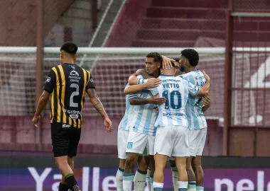 Racing vuelve a jugar por los puntos en busca del pase a octavos