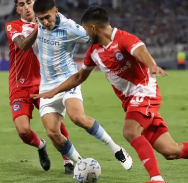 Racing tiene la obligación de sumar de a tres en La Paternal