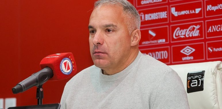 Berscé afirmó que Racing perdió el control diez minutos