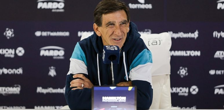 Costas aseguró que Racing va a ir en busca de todo