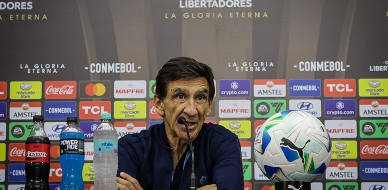 Costas afirmó que no se jugó como quería Racing