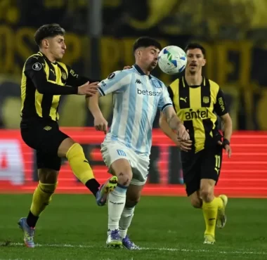 Racing - Peñarol: Formaciones, hora, árbitro y TV