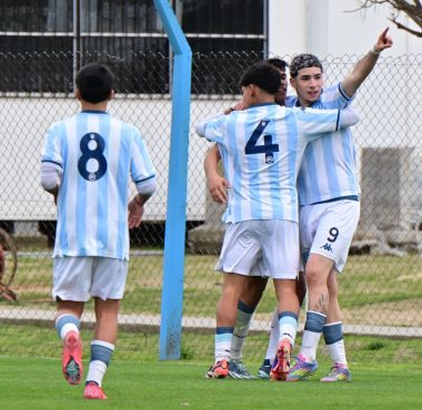 Tarde gris con muchos puntos Racing