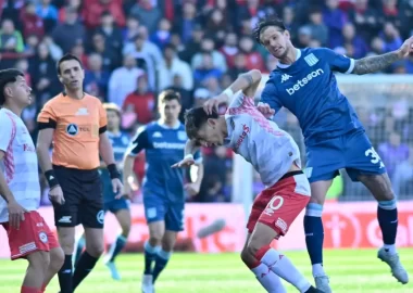 Racing se fue goleado de La Paternal
