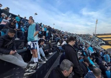 El enojo de los hinchas de Racing con la CD por el destrato en Uruguay