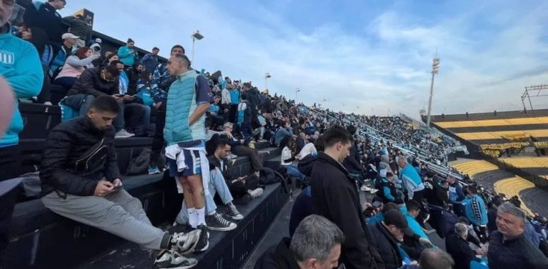 El enojo de los hinchas de Racing con la CD por el destrato en Uruguay