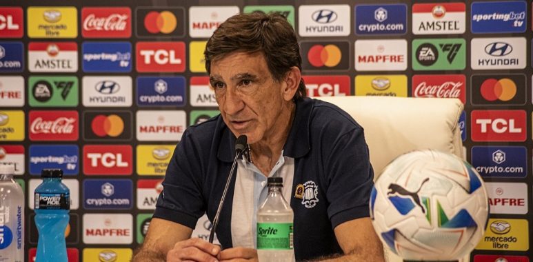 Costas afirmó que todavía Racing no ganó nada