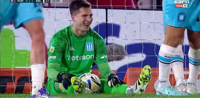 Descomunal partido de Cambeses en Racing ante Huracán