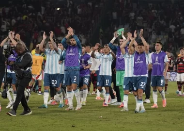 La medida que tomó Costas en Racing pensando en Flamengo