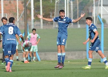 Racing lo dio vuelta con autoridad en el Tita