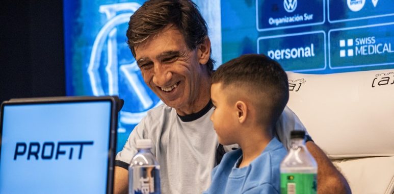 Costas afirmó que Racing no tenía que sufrir tanto