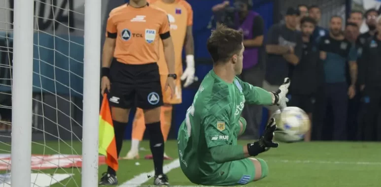 Cambeses, agua bendita y héroe de Racing